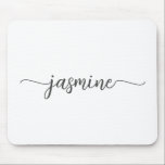 Mousepad Nome Monograma Personalizado Simples Feminino Bran<br><div class="desc">Mousepad personalizado com monograma de nome simples minimalista preto e branco. Este design apresenta seu primeiro nome em uma linda tipografia de letra manuscrita com cauda swash preta em fundo branco. Estes são fáceis de personalizar. Ótimo presente feminino elegante para aniversário, chá de noiva, dia das mães, aniversário de sweet...</div>
