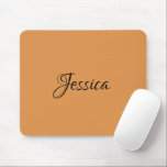 Mousepad Nome simples de script castanho<br><div class="desc">O simples nome de script Brown,  simples design,  adiciona um toque de personalização. Com seu design minimalista,  cor marrom quente,  e a opção de incluir seu nome em uma escrita elegante,  isso oferece um aspecto eterno e sofisticado.</div>