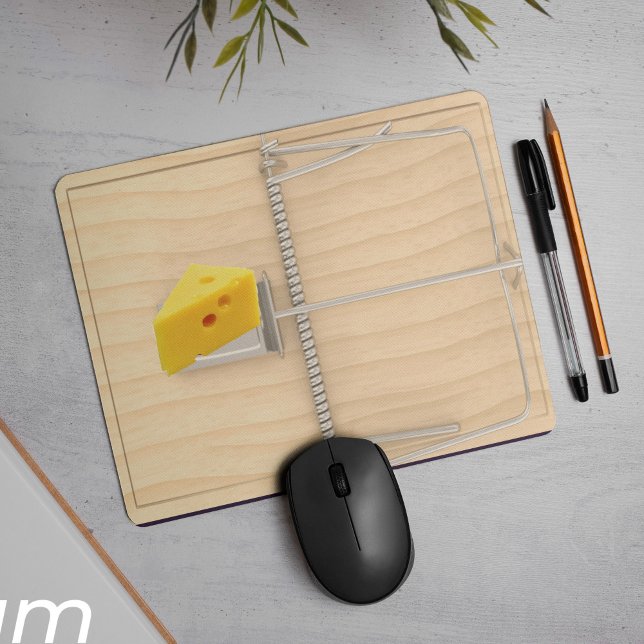 Mousepad Novidade na armadilha do mouse dot do escritório e (A mouse pad with what else? An old school mouse trap illustration of course.)