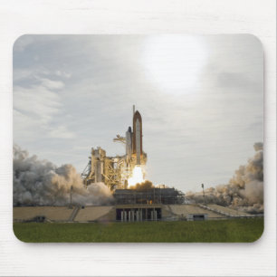 Mousepad O Endeavor do Ônibus espacial se levanta de 8
