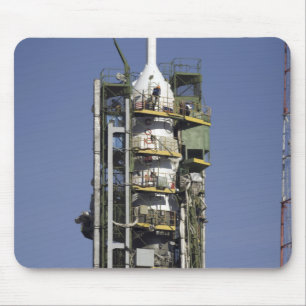 Mousepad O foguete de Soyuz é erigido na posição