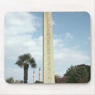 Mousepad Obelisk de Theodosius mim, com uma base romana