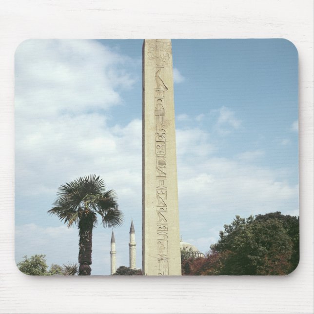 Mousepad Obelisk de Theodosius mim, com uma base romana (Frente)
