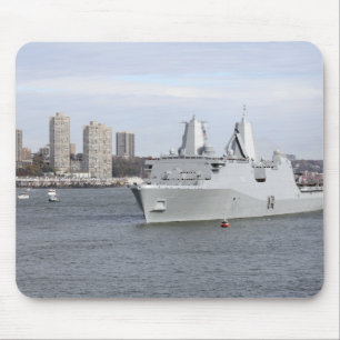 Mousepad Os fuzileiros navais e os marinheiros equipam os