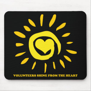 Mousepad Os voluntários brilham do coração iluminam acim