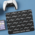 Mousepad Padrão de jogos personalizado para jogos legal Bla<br><div class="desc">Mousepad de jogos personalizado incrível com um controlador de jogos legal e padrão de auscultadores para um jogador. Personalize com um nome em branco no mouse pad preto.</div>