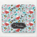 Mousepad Padrão de Sushi Azul Cinto<br><div class="desc">O padrão de sushi japonês Kawaii sobre fundo azul decora este bloco de mouse.  O padrão apresenta sushi,  tigelas de arroz,  molho de soja,  pauzinhos e muito mais...  Um padrão divertido para um amante sushi. Projetado para você pelo Blackberry Boulevard.</div>