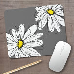 Mousepad Padrão Floral Whimsical em cinzas amarelas<br><div class="desc">Um design divertido para mulheres e adolescentes.</div>