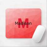 Mousepad Padrão geométrico do gradiente vermelho Monograma<br><div class="desc">Monograma Personalize com seu nome e inicial personalizados. Padrão geométrico do gradiente vermelho. Malha geométrica do triângulo com gradiente vermelho-escuro claro. padrão,  ombre,  malha,  triângulos,  geometria,  gradiente,  legal,  triângulo,  brilhante,  vermelho</div>
