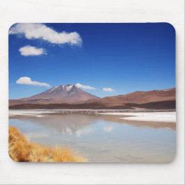 Mousepad Paisagem de Altiplano com o vulcão em Bolívia