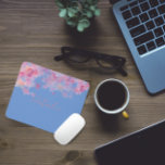 Mousepad Pasta de mouse floral cor-de-rosa cor-de-rosa com<br><div class="desc">Design clássico e fofo. Flor chic em fundo azul. Mouse Pad no estilo elegante.</div>