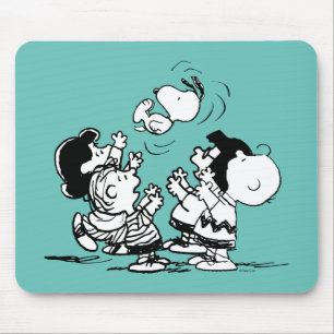 Mousepad Peanuts Gang Levantando Esnoopia
