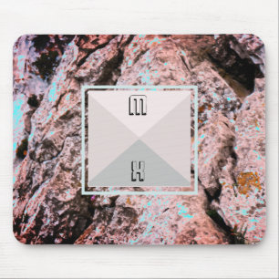 Mousepad Pedra primeva e piramida com as suas iniciais