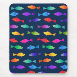Mousepad Peixe-arco-íris no oceano com um padrão colorido b