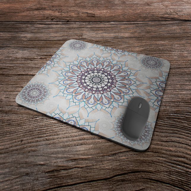 Mousepad Pequeno floral branco caído para o campo (Criador carregado)