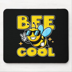 Mousepad Personagem de abelha feliz divertido sinal de paz