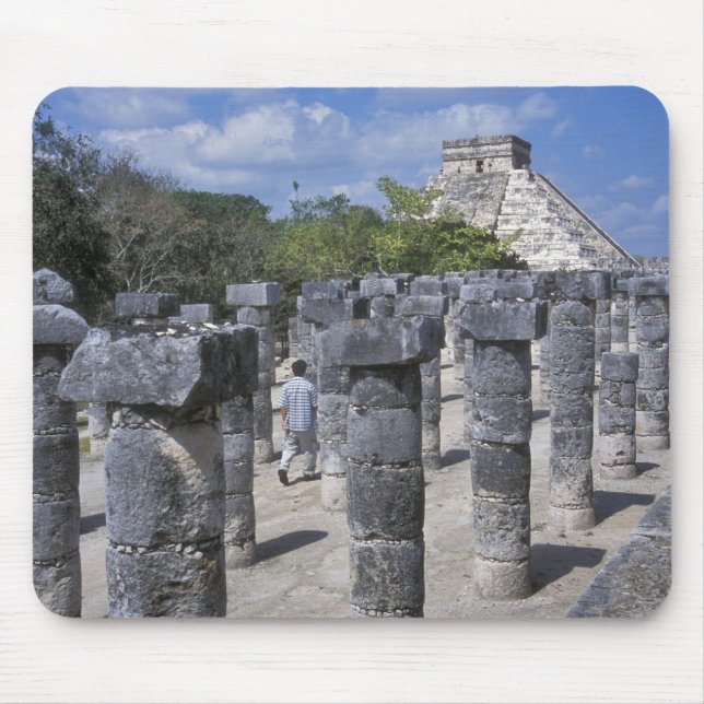 Mousepad Pilares de pedra antigos em Chichen Itza. Central (Frente)