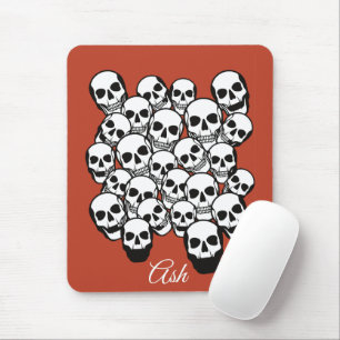 Mousepad Pilha de crânios queimados em fundo vermelho âmbar
