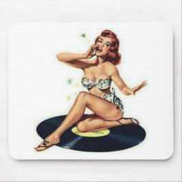 Mousepad Pin Up Girl sentada na gravação