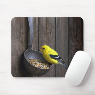 Mousepad Pintassilgo Amarelo em Concha de Metal Enferrujada