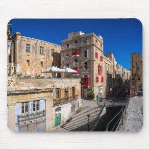 Mousepad Ponte aérea, rua estreita com escadas em La Valett