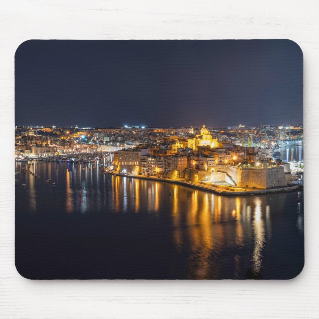 Mousepad Porto em Malta iluminado à noite (Frente)