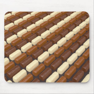 Mousepad Pralinas de chocolate de cor escura, branca e láte
