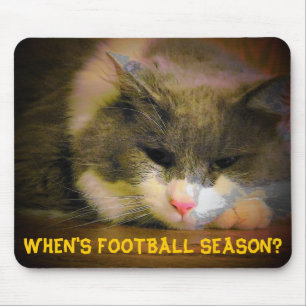 Mousepad Quando é a temporada de futebol? Gatinho triste