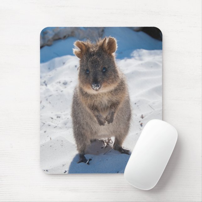 Mousepad Quokka bonitinho e feliz na praia vertical (Com mouse)