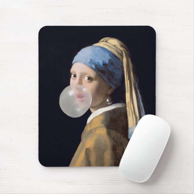 Mousepad Rapariga com pérola soprando uma pastilha elástica (Com mouse)