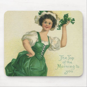 Mousepad Rapariga do dia de St Patrick do vintage, trevos