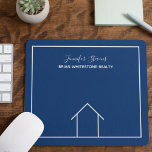 Mousepad Real Estate Company Blue House<br><div class="desc">Este moderno relojoeiro é simples e sutil com o seu monograma e nome de empresa. Ele apresenta um desenho de uma casa minimalista azul e branca. Um mouse imobiliário muito elegante para seus agentes de escritório.</div>