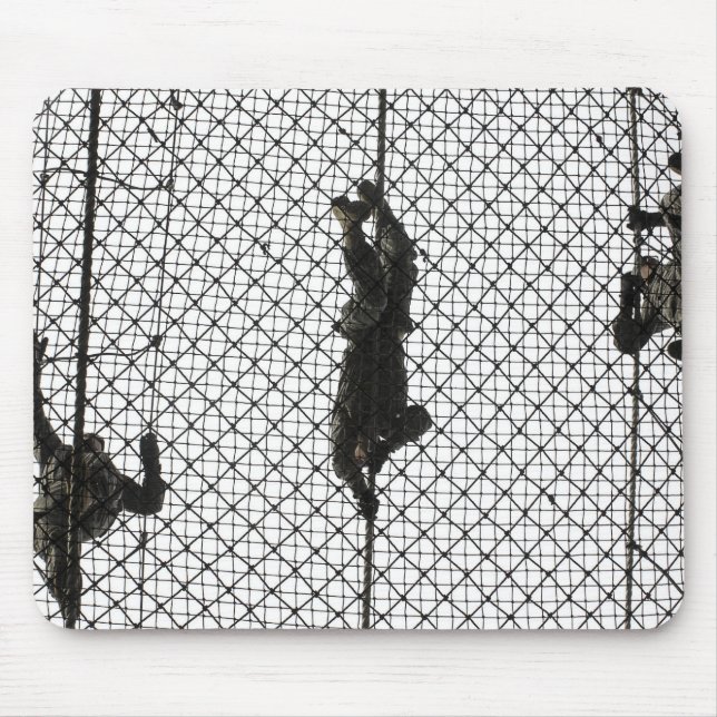 Mousepad recruta que preenche um obstáculo (Frente)