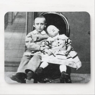 Mousepad Retrato Assombrador de Irmãos Vintage