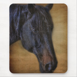 Mousepad Retrato de Cavalo Negro no efeito de pergaminho ru