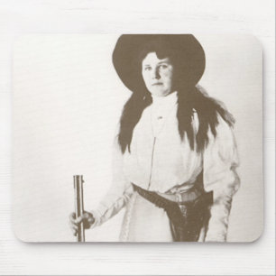 Mousepad Retrato fotográfico de uma vaqueira segurando um r