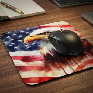Mousepad Retrato Majestoso de Águia Careca com Bandeira Ame