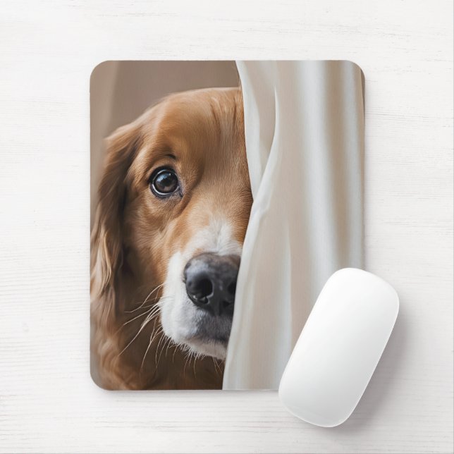 Mousepad Retriever de ouro atrás de uma cortina (Com mouse)