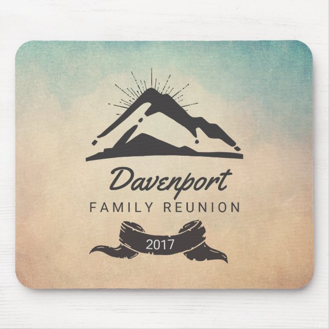 Mousepad Reunião Familiar Rustic Mountain Illustration (Frente)