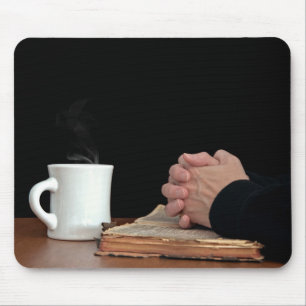 Mousepad Rezando Mãos Na Bíblia