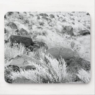 Mousepad Rochas da lava de basalto no deserto, foto preto e