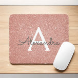 Mousepad Rosa Dourado - Nome do Monograma da Glitter Minúsc<br><div class="desc">Cor-de-rosa-pincelado - Nome Monograma do Monograma com brilho de brilho Dourado Rosa. Este Mousepad pode ser personalizado para incluir seu primeiro nome.</div>