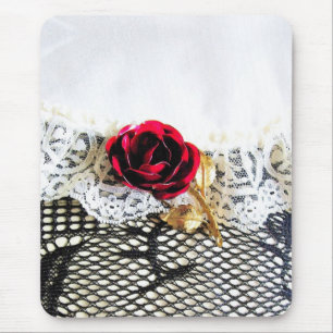 Mousepad Rosa vermelha romântica e rendas brancas