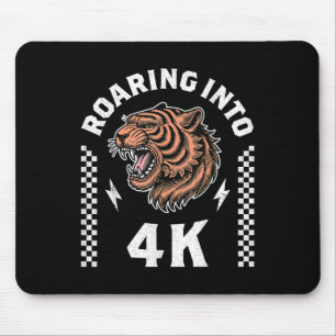 Mousepad Rugindo em 4k Tigre De Volta à Escola Criança Esto