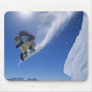 Mousepad Saltando para o Canyon Snake Creek a partir de Cla