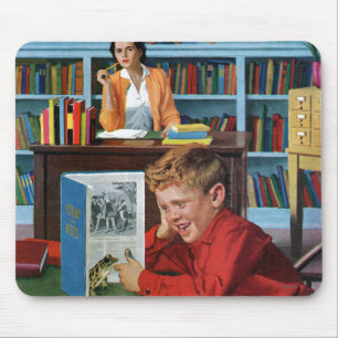 Mousepad Sapo na biblioteca
