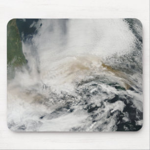 Mousepad Sarychev repica o sopro através do mar de Okhotsk
