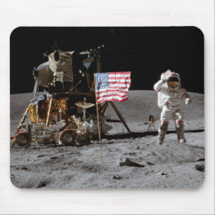 Mousepad Saudando a bandeira dos E.U. na lua
