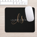 Mousepad Script Feminino Dourado Preto Moderno Monograma<br><div class="desc">Teclado de rato Monograma com Script Feminino Dourado Moderno a Preto. Personalize facilmente este moderno e elegante mouse com seu monograma e nome personalizados.</div>