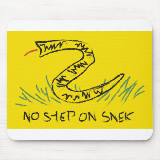 Mousepad Sem Etapa no Sinalizador Snek Gadsden